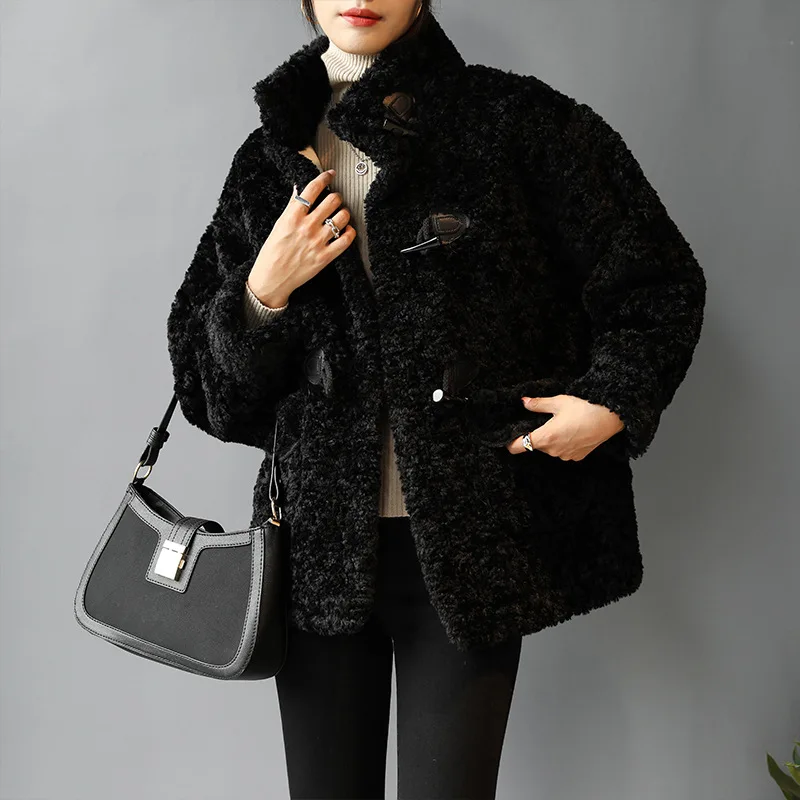 Autumn and winter new style small fragrance short Korean version of loose lamb wool thick plush short jacket
Autumn and winter new style small fragrance short Korean version of loose lamb wool thick plush short jacket