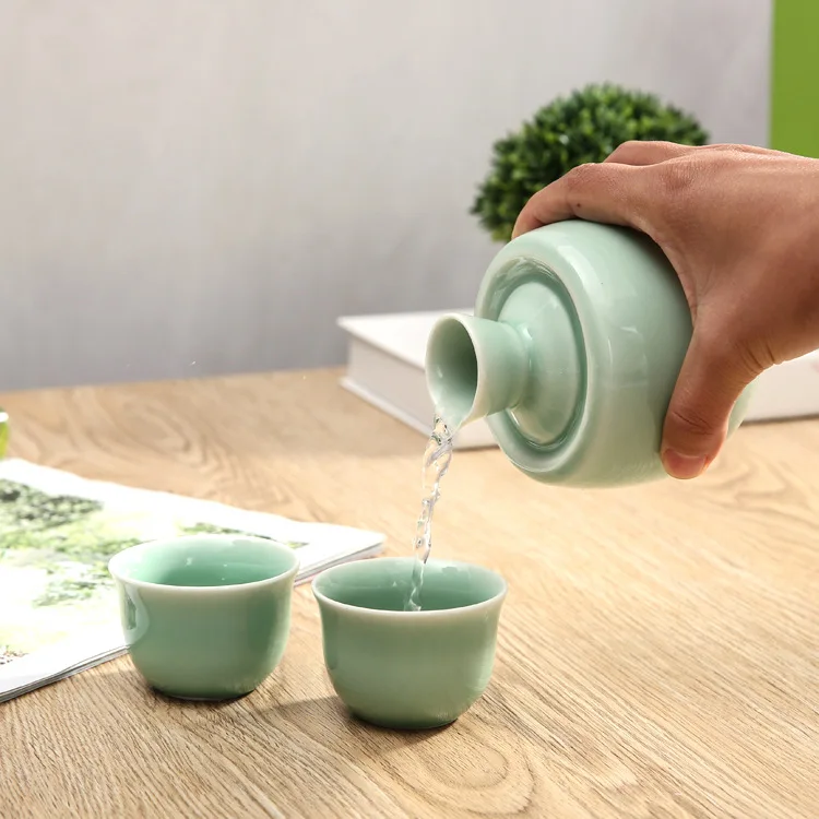 Набор керамических бокалов для вина из селадона, один горшок, 2 чашки
Набор керамических бокалов для вина из селадона, один горшок, 2 чашки