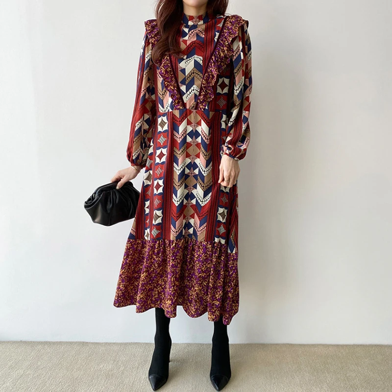 Spring Autumn Retro Stand-Up Collar Geometric Printing Wood Ear Stitching Straps Waist Slim Long-Sleeved Dress
Spring Autumn Retro Stand-Up Collar Geometric Printing Wood Ear Stitching Straps Waist Slim Long-Sleeved Dress