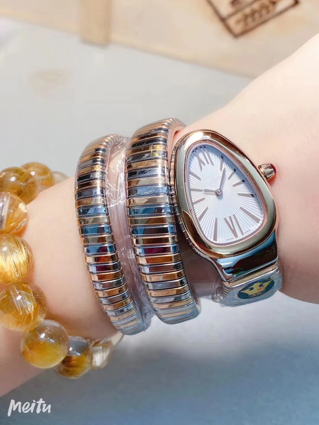 Luxury Brand New Women Lady Snake Silver Rose Gold Long Bracelet Rome Japanese Quartz Stainless Steel Sapphire Black White Watch
Luxury Brand New Women Lady Snake Silver Rose Gold Long Bracelet Rome Japanese Quartz Stainless Steel Sapphire Black White Watch