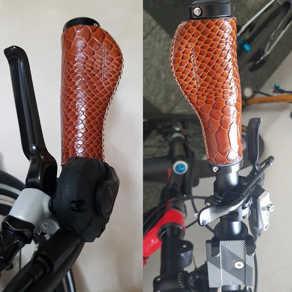1pair 22.2mm Bike Leather Handlebar Grip Ergonomic Aluminum Double Lock-on Leather Bike Grip Mountain Round Bike Accessories
1pair 22.2mm Bike Leather Handlebar Grip Ergonomic Aluminum Double Lock-on Leather Bike Grip Mountain Round Bike Accessories