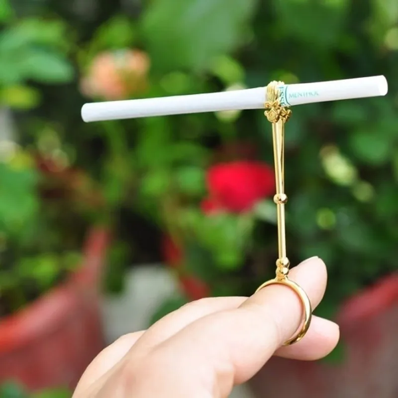 Vintage Cigarette Holder Ring Rack Metal Finger Clip Women Men Slim Cigarettes Smoking Accessories Smoker Best Christmas Gift
Vintage Cigarette Holder Ring Rack Metal Finger Clip Women Men Slim Cigarettes Smoking Accessories Smoker Best Christmas Gift