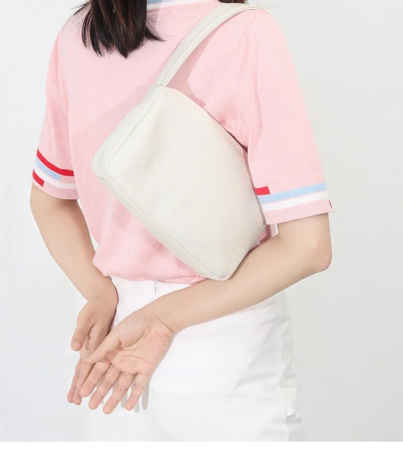 2021 new bag women's bag Korean version of women's one-shoulder bag fashion trend top layer cowhide handbag under the bag
2021 new bag women's bag Korean version of women's one-shoulder bag fashion trend top layer cowhide handbag under the bag