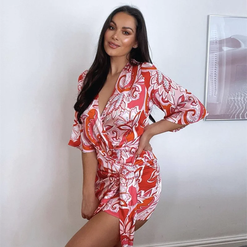 2021 Summer Retro Women's Red Print Mini Dress Elegant Women Irregular Lace Dress Ladies Casual V-neck Beach Short Skirt New
2021 Summer Retro Women's Red Print Mini Dress Elegant Women Irregular Lace Dress Ladies Casual V-neck Beach Short Skirt New