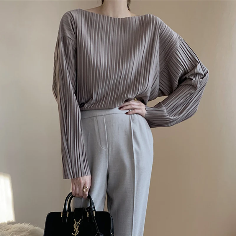 Limiguyue Autumn Pleated Ruched Blouse Women Pleated Shirts Loose Round Neck Long Sleeve Tops Office Solid Blusas Mujer K2708
Limiguyue Autumn Pleated Ruched Blouse Women Pleated Shirts Loose Round Neck Long Sleeve Tops Office Solid Blusas Mujer K2708