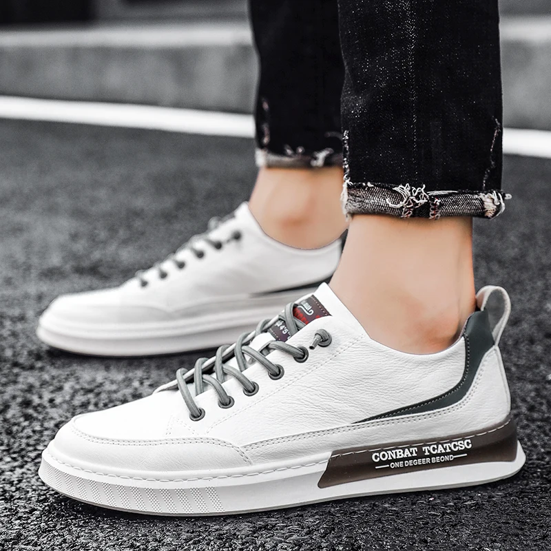 New men's sports shoes autumn tide men's shoes white shoes fashion casual driving shoes.
New men's sports shoes autumn tide men's shoes white shoes fashion casual driving shoes.