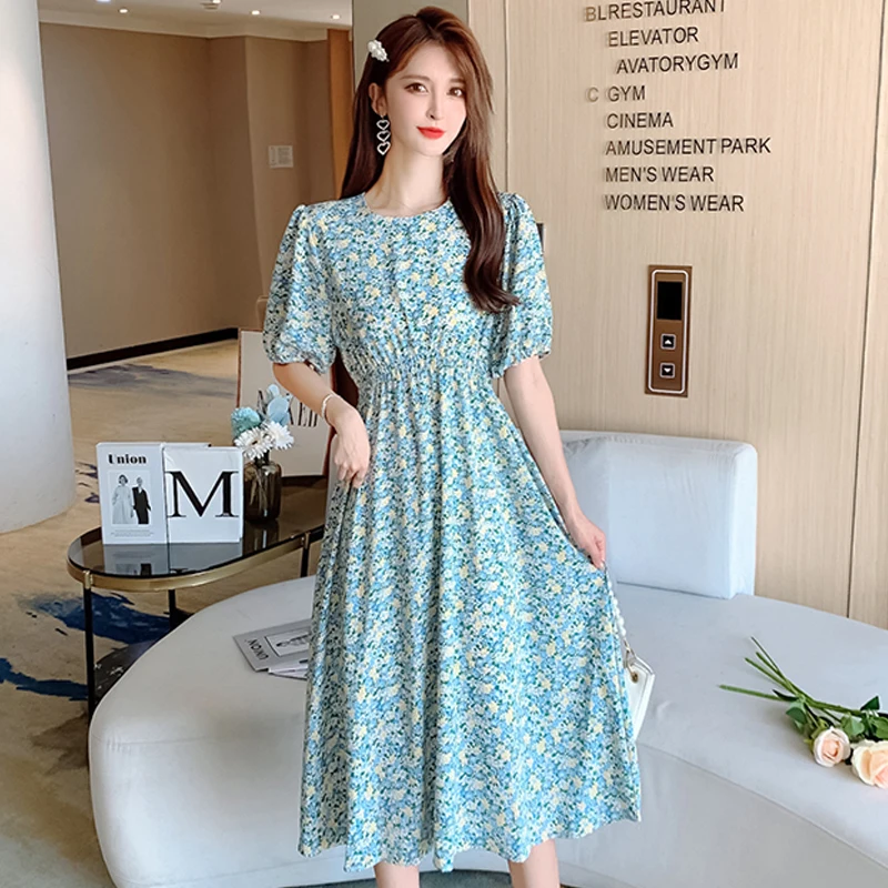Женское шифоновое платье средней длины, повседневное элегантное винтажное платье с цветочным принтом и коротким рукавом в Корейском стиле,...
Женское шифоновое платье средней длины, повседневное элегантное винтажное платье с цветочным принтом и коротким рукавом в Корейском стиле,...