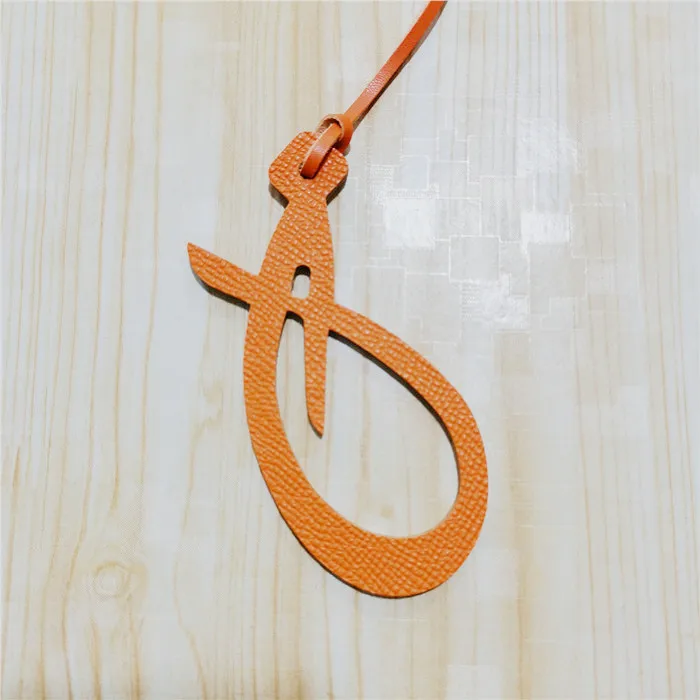 Wholesale Custom Made Genuine Natural Leather Character Alphabet Arabic Letter Keychain Backpack Pendant Ladies Women Bag Charm
Wholesale Custom Made Genuine Natural Leather Character Alphabet Arabic Letter Keychain Backpack Pendant Ladies Women Bag Charm