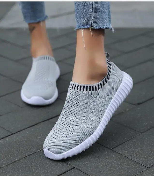 Women Vulcanized Shoe 2022 Round Toe Light Comfortable Breathable Casual Flats Women Sneakers Socks Shoes Plus Size Dropshipping
Women Vulcanized Shoe 2022 Round Toe Light Comfortable Breathable Casual Flats Women Sneakers Socks Shoes Plus Size Dropshipping