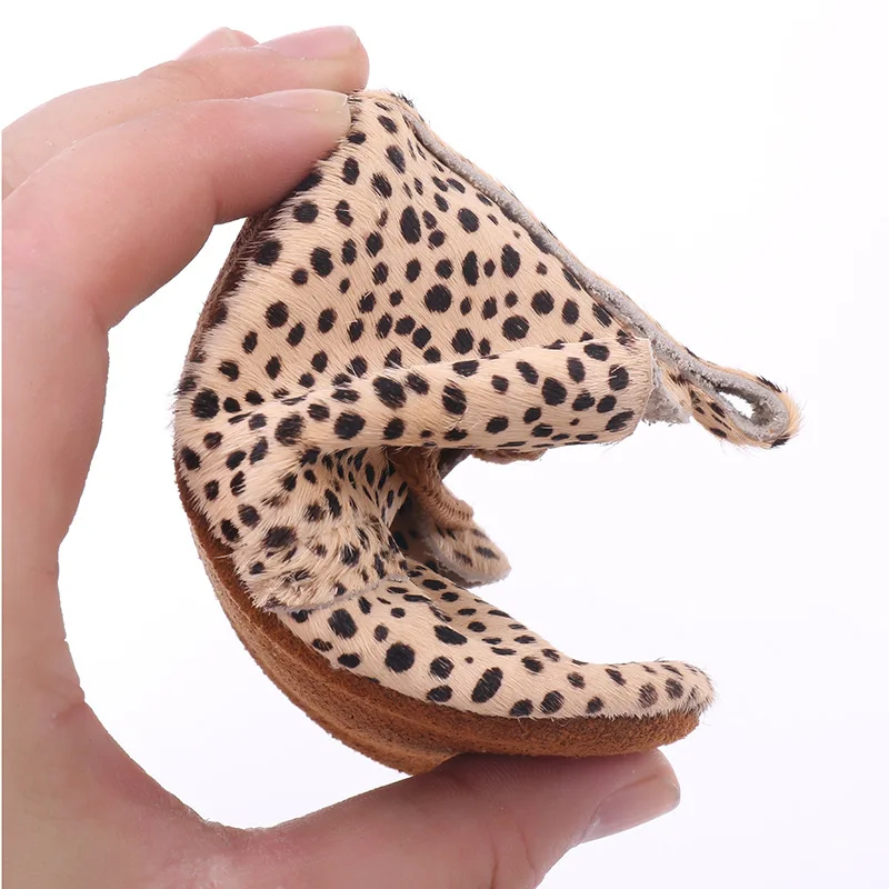 2020 Genuine Leather Baby shoes Leopard print Baby Girls Soft shoes Horse hair Boys First walkers Lace Baby moccasins 
2020 Genuine Leather Baby shoes Leopard print Baby Girls Soft shoes Horse hair Boys First walkers Lace Baby moccasins