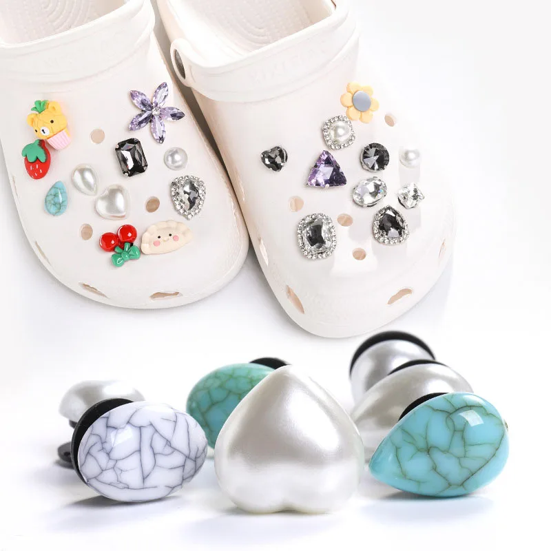 1pcs rock pearl-like Shoe Decoration Buckle croc Charms Accessories heart diamond DIY Combination Jibz Kids girl friend Gifts
1pcs rock pearl-like Shoe Decoration Buckle croc Charms Accessories heart diamond DIY Combination Jibz Kids girl friend Gifts