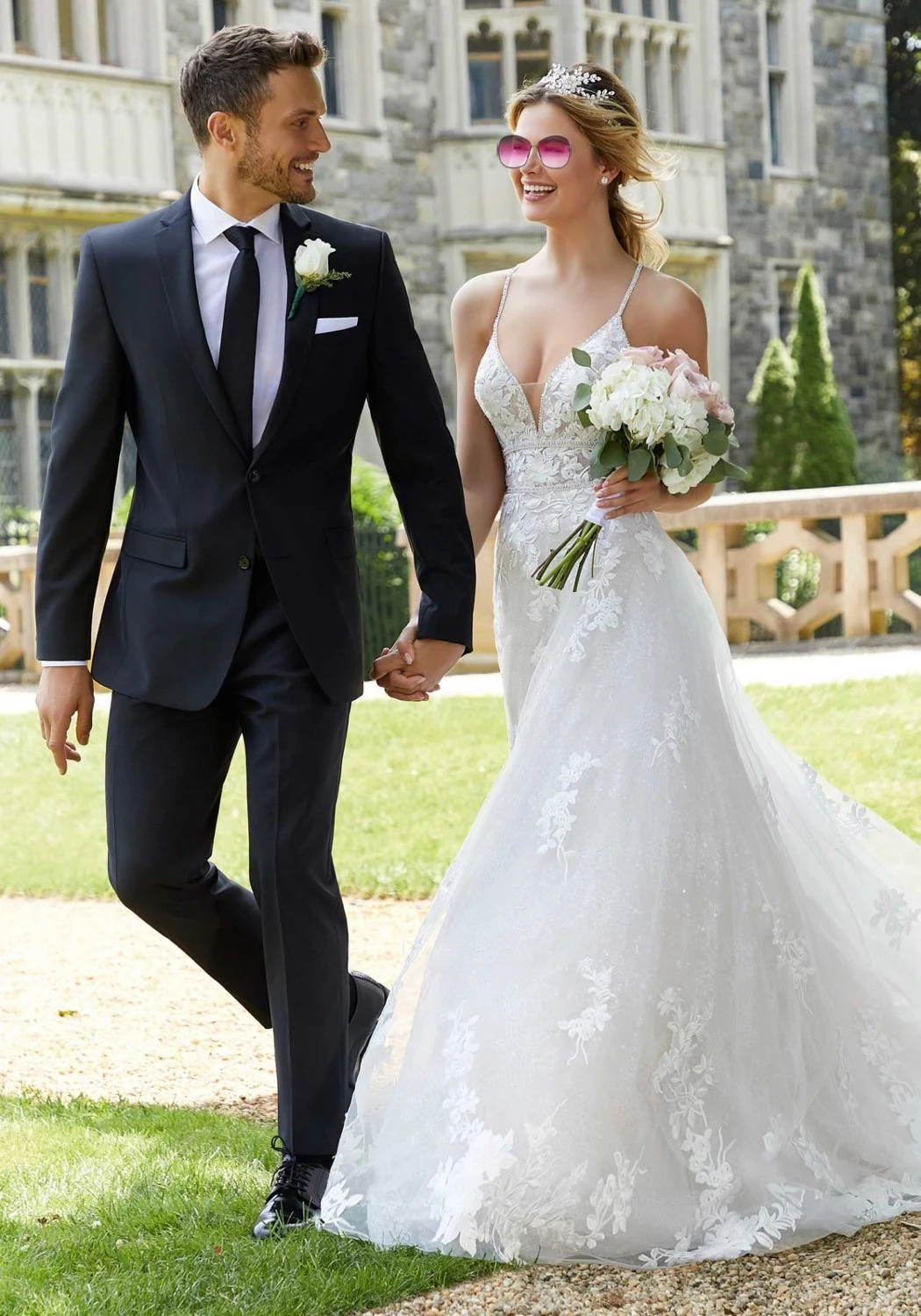 Sexy Boho Beach Wedding Dresses Spaghetti Straps Sheer Bodice Appliques Organza Bridal Wedding Dresses Long Train Backless
Sexy Boho Beach Wedding Dresses Spaghetti Straps Sheer Bodice Appliques Organza Bridal Wedding Dresses Long Train Backless