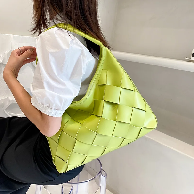 Spring/Summer 2021 New Women's Bag Weaving Design Texture Tote Bag Simple Underarm Bag Korean Version Shoulder Bag
Spring/Summer 2021 New Women's Bag Weaving Design Texture Tote Bag Simple Underarm Bag Korean Version Shoulder Bag