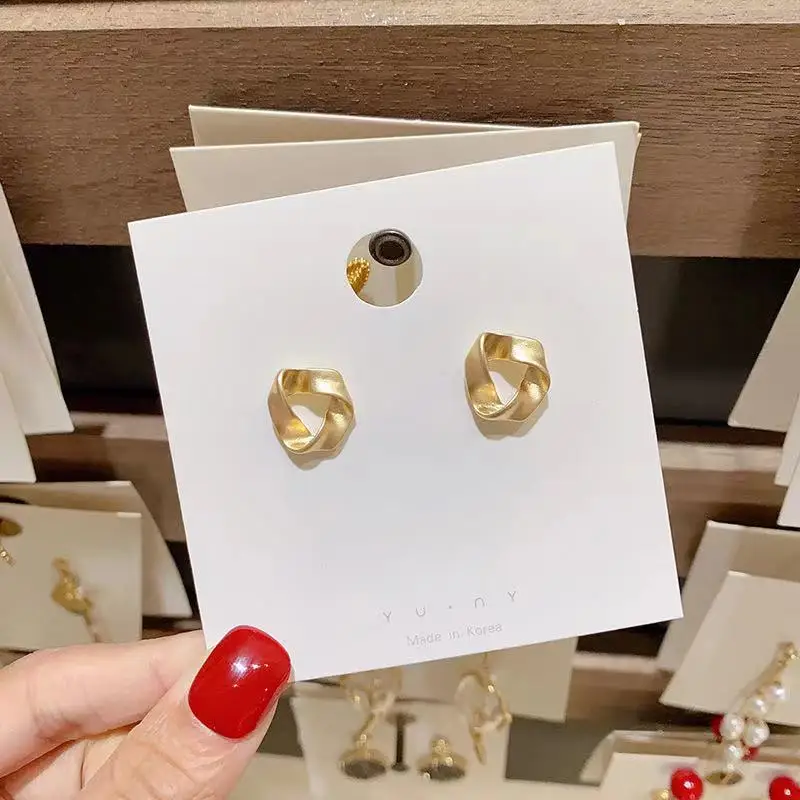 2021 New Simple Geometric Earrings Women Irregular Retro Frosted Gold Earrings Girls Fashion Earrings Jewelry
2021 New Simple Geometric Earrings Women Irregular Retro Frosted Gold Earrings Girls Fashion Earrings Jewelry