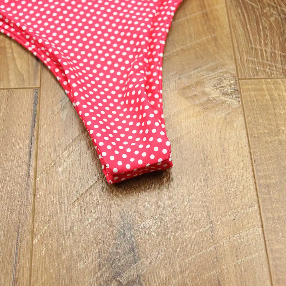 Female Swimsuit Dot Up Bikini Set Off the Shoulder Swimsuit Strapless Bikini Bikini Waist Low Women Swimsuit 2020 
Female Swimsuit Dot Up Bikini Set Off the Shoulder Swimsuit Strapless Bikini Bikini Waist Low Women Swimsuit 2020
