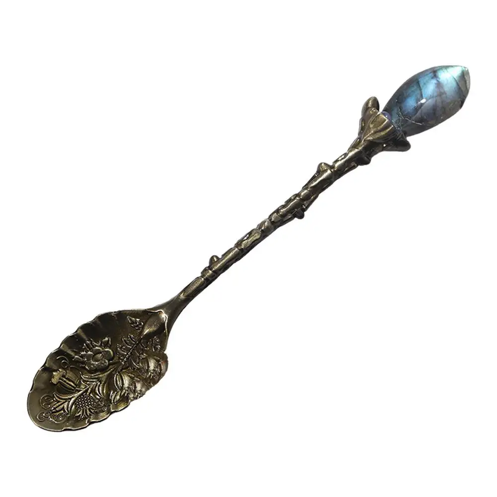 1 Piece Vintage Carved Coffee Spoon Labradorite Head Stirring Spoon Crystal Decorative Spoon Unique Design Retro Style Perf
1 Piece Vintage Carved Coffee Spoon Labradorite Head Stirring Spoon Crystal Decorative Spoon Unique Design Retro Style Perf