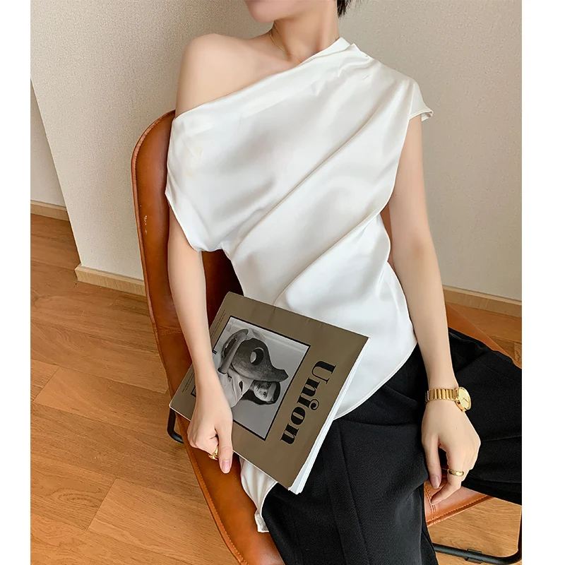 Shirts & Blouses 
Shirts & Blouses