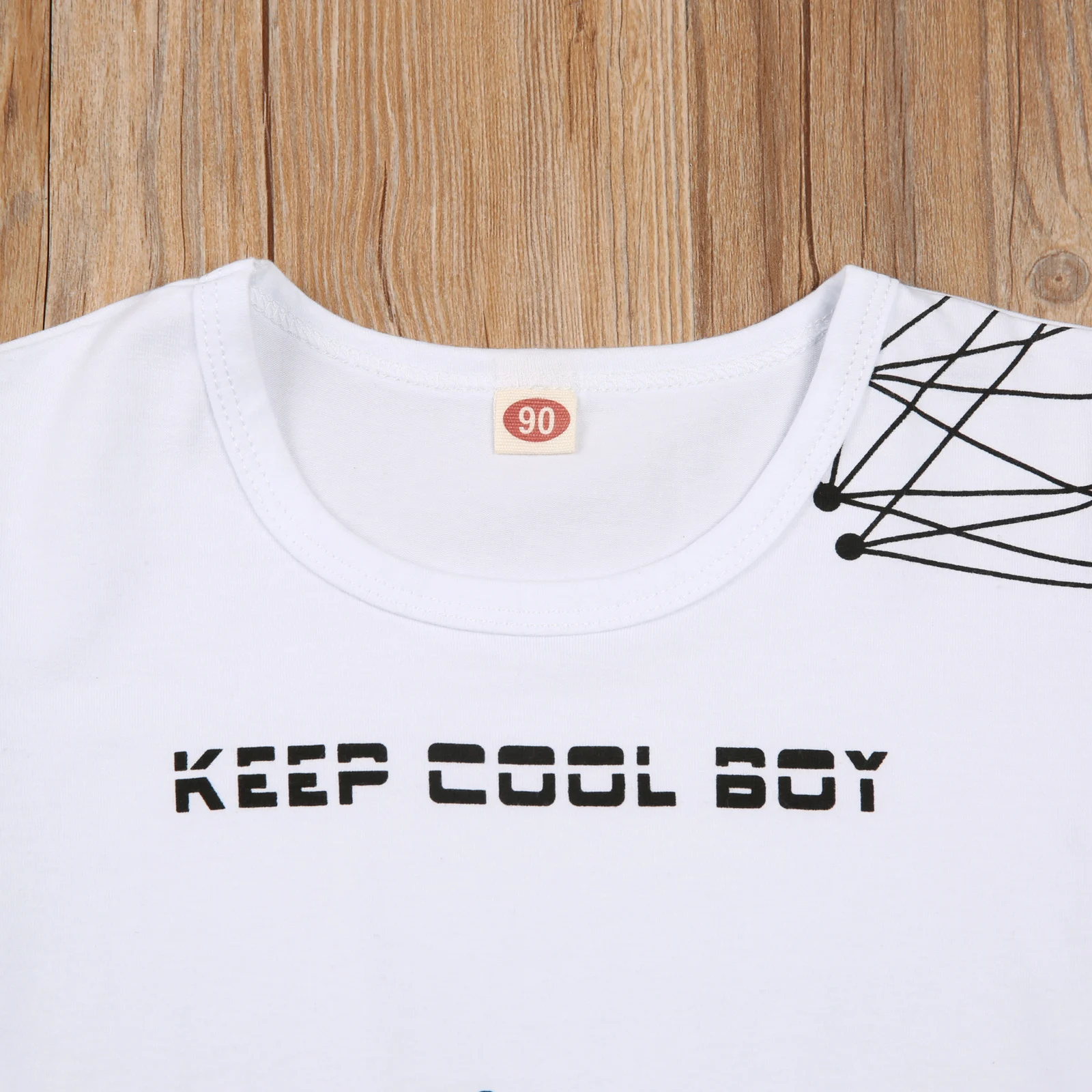 Children´s Patchwork Top Crew Neck Geometric Pattern Printing T-shirt Solid Shorts
Children´s Patchwork Top Crew Neck Geometric Pattern Printing T-shirt Solid Shorts
