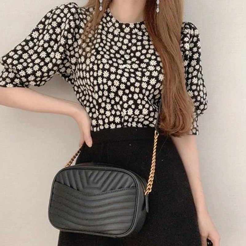 2021 Floral blouse women half puff sleeve o-neck shirt causal spring summer new Korean blusas de moda
2021 Floral blouse women half puff sleeve o-neck shirt causal spring summer new Korean blusas de moda