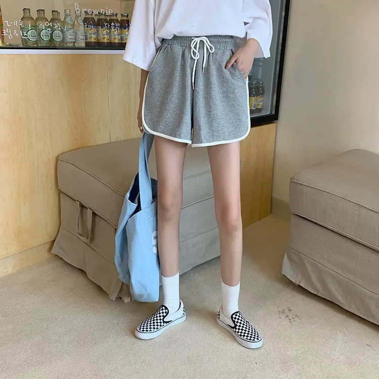 2021 Korean style color matching shorts sports shorts women's summer home fitness leisure running pajamas wide leg pants
2021 Korean style color matching shorts sports shorts women's summer home fitness leisure running pajamas wide leg pants