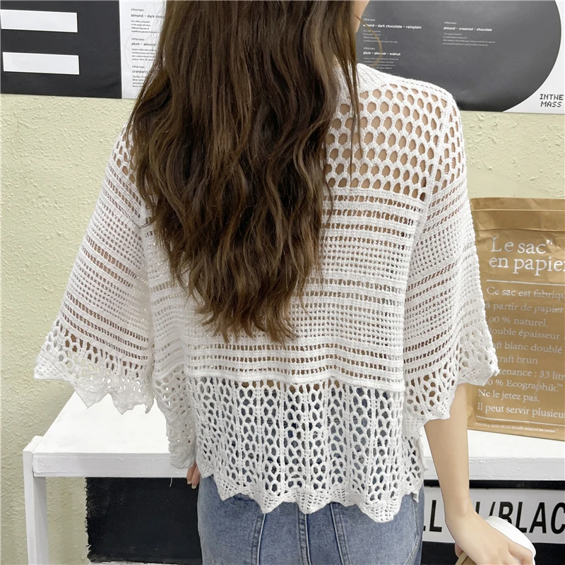 Sexy Woman Shirt Short Sleeve Blusas 2021 Summer New Korean Chic V-neck Hollow Knitted Blouse Sunscreen Holiday Tops 14126
Sexy Woman Shirt Short Sleeve Blusas 2021 Summer New Korean Chic V-neck Hollow Knitted Blouse Sunscreen Holiday Tops 14126