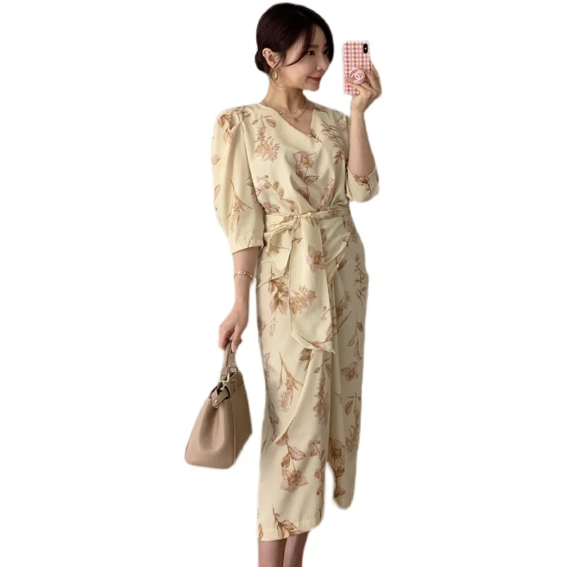 SuperAen 2021 New Design Lace-up V-Neck Puff Sleeve Print Mid-Calf Summer Dress for Women
SuperAen 2021 New Design Lace-up V-Neck Puff Sleeve Print Mid-Calf Summer Dress for Women