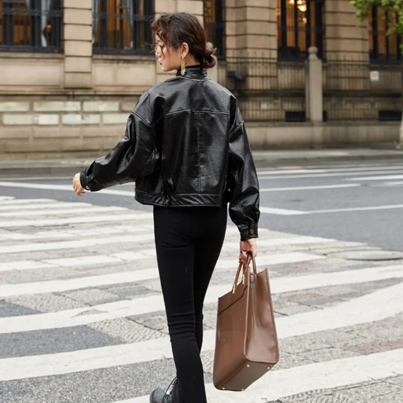 Women Biker PU Leather Coat Autumn Street Loose Pocket Snake Print Punk Jacket Fashion Stand Collar Office Lady Black Outerwear
Women Biker PU Leather Coat Autumn Street Loose Pocket Snake Print Punk Jacket Fashion Stand Collar Office Lady Black Outerwear