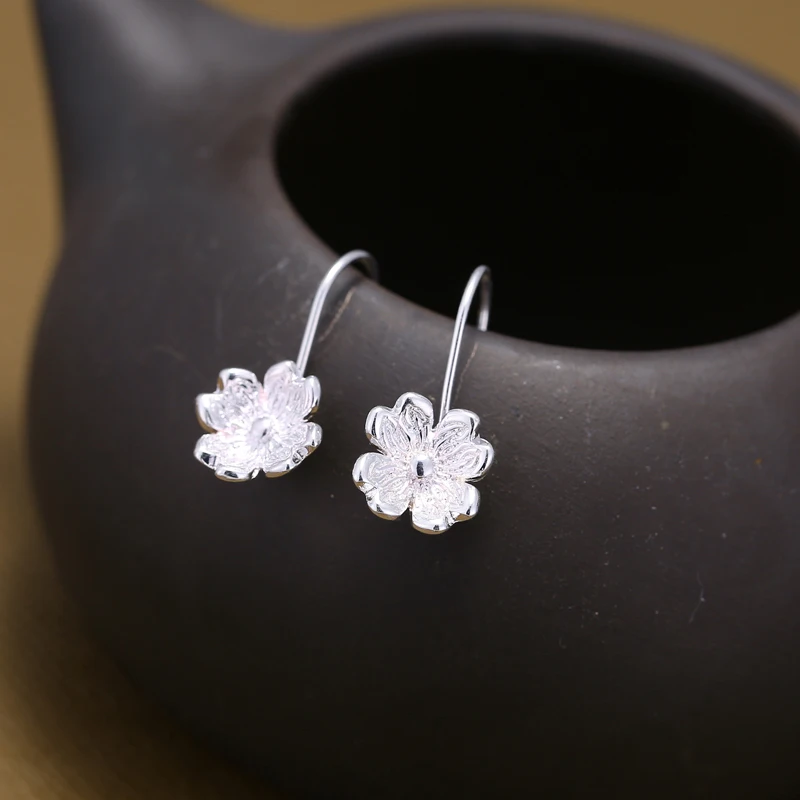 REETI 925 sterling silver Four Leaf Clover Earrings For Women Elegant Lady Prevent Allergy Silver 925 Earings Fashion Jewelry
REETI 925 sterling silver Four Leaf Clover Earrings For Women Elegant Lady Prevent Allergy Silver 925 Earings Fashion Jewelry