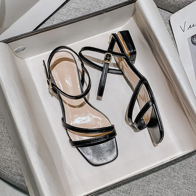 Slippers Women Sandals Summer Beige Shoes Low-heeled Flip Gladiator Brief Flip flop Sandals Women Shoes Woman Back Strap mujer
Slippers Women Sandals Summer Beige Shoes Low-heeled Flip Gladiator Brief Flip flop Sandals Women Shoes Woman Back Strap mujer