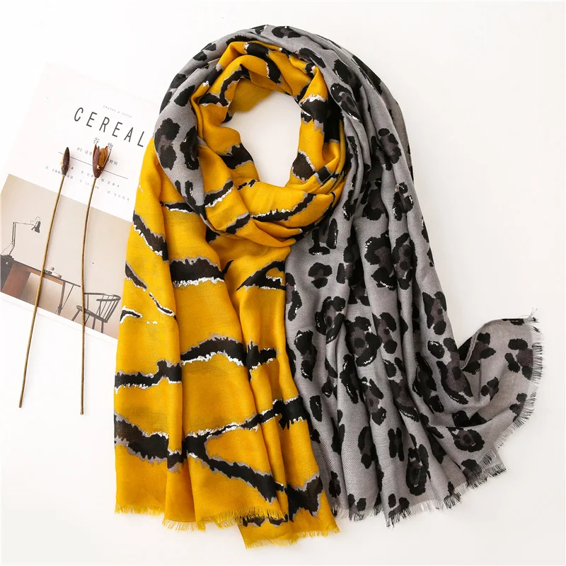 2021 Luxury Lady Fashion Cotton Material Scarf Autumn And Winter New Style Cotton Silk Scarves Women's Leopard Print Beach Shawl
2021 Luxury Lady Fashion Cotton Material Scarf Autumn And Winter New Style Cotton Silk Scarves Women's Leopard Print Beach Shawl