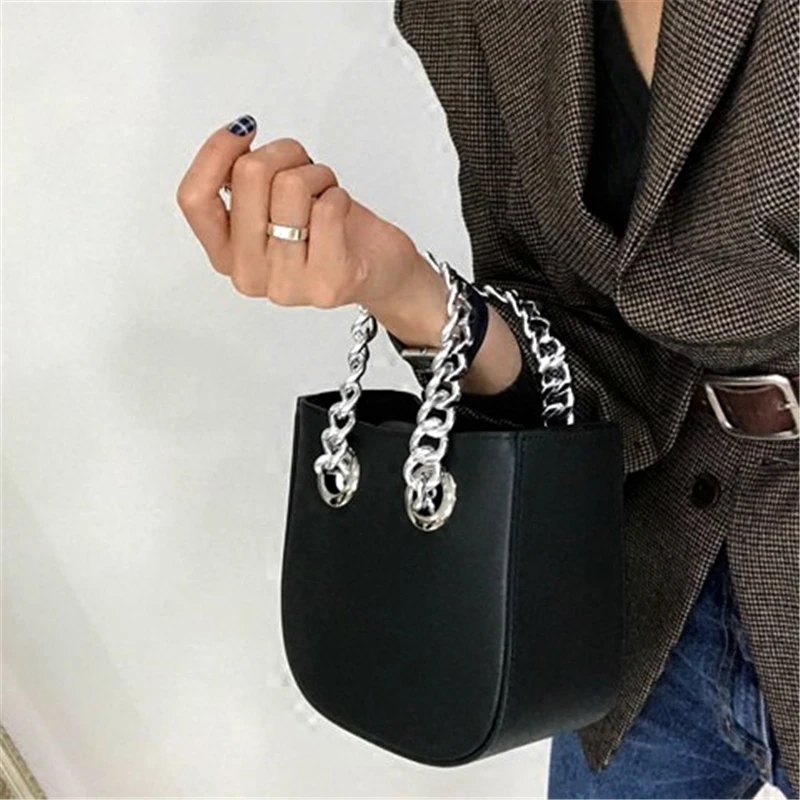 Thick Chain Shoulder Bag 2021 Mini Brands Luxury Leather Handbags High Quality Bucket Bag Crossbody Bags Bolsa Feminina
Thick Chain Shoulder Bag 2021 Mini Brands Luxury Leather Handbags High Quality Bucket Bag Crossbody Bags Bolsa Feminina