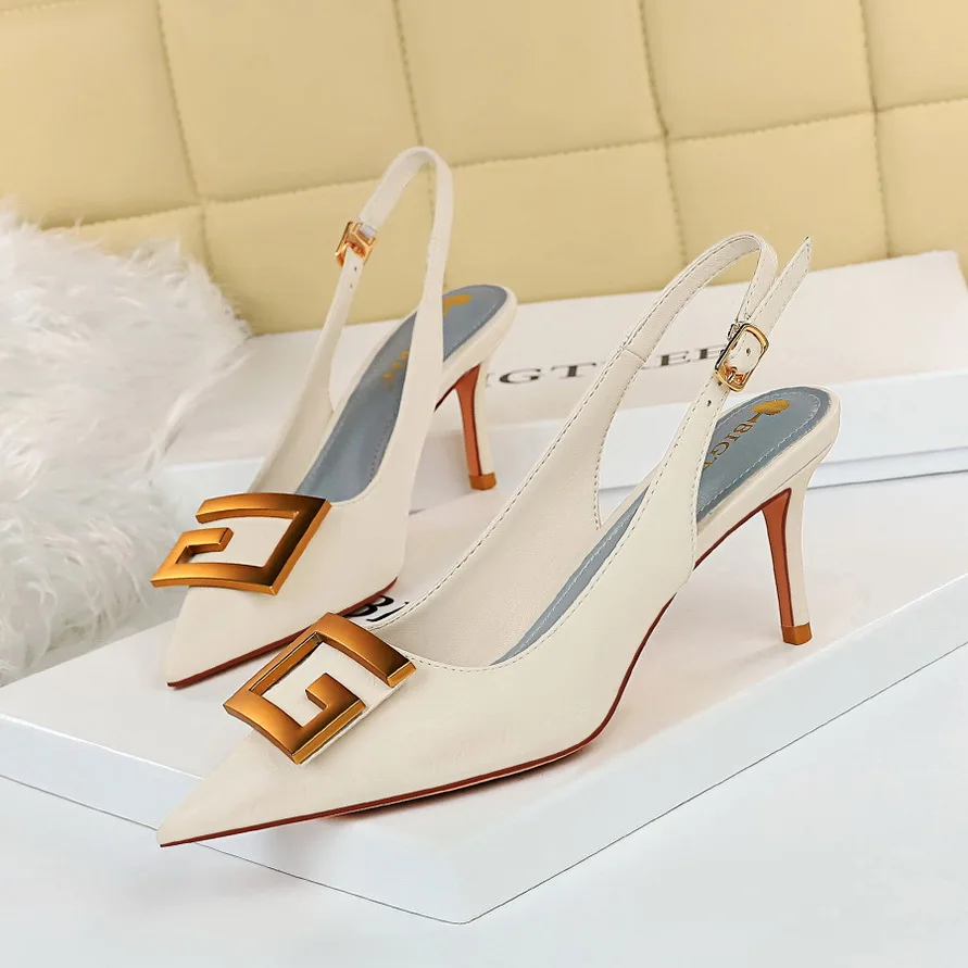 2021 New Model Euramerican style Feasts Women’s shoes Thin Heel Shallow mouth Pointed head Metal Sandal 8999-5
2021 New Model Euramerican style Feasts Women’s shoes Thin Heel Shallow mouth Pointed head Metal Sandal 8999-5