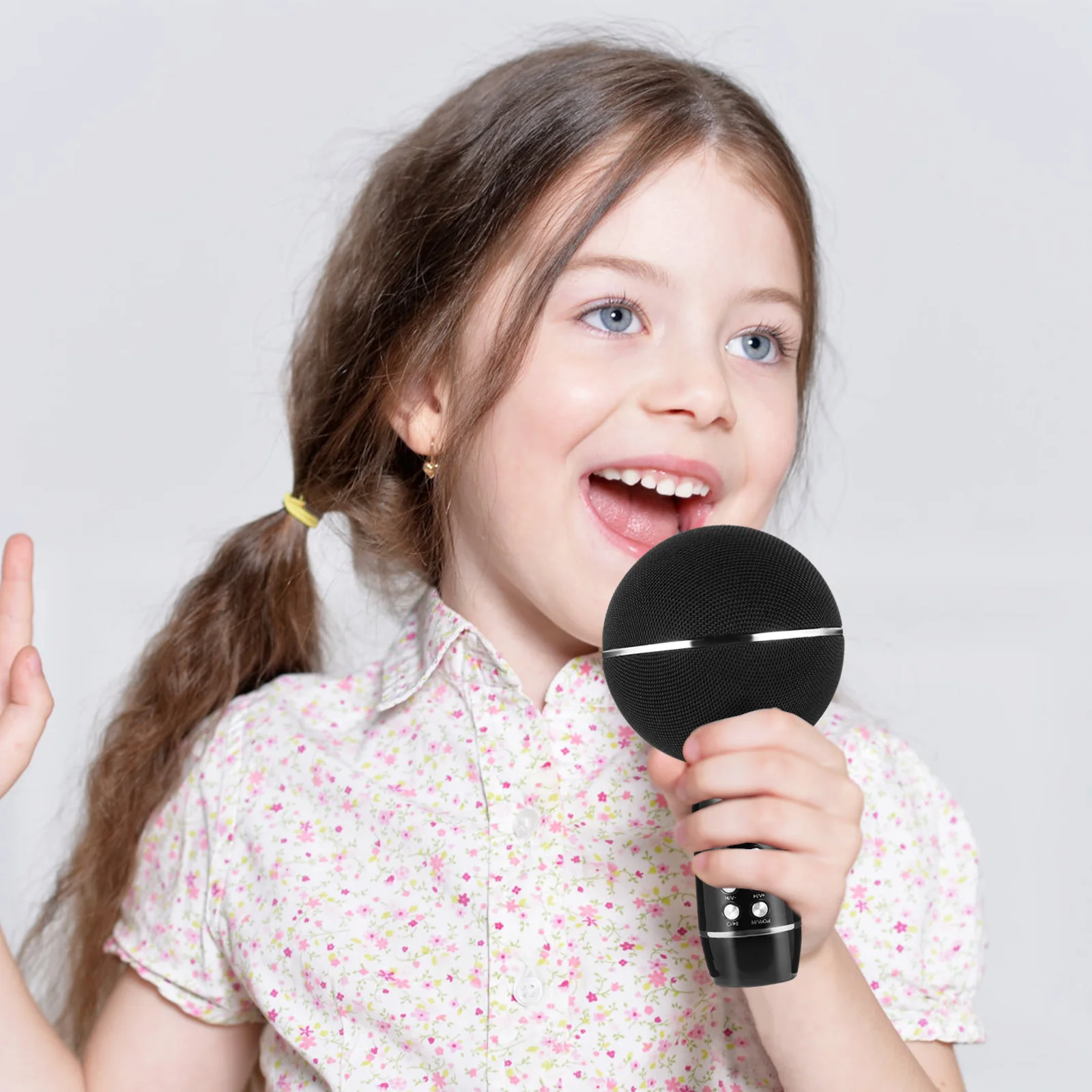 1 PC Chic Durable Portable Karaoke Microphone Portable Microphone Wireless Speaker
1 PC Chic Durable Portable Karaoke Microphone Portable Microphone Wireless Speaker