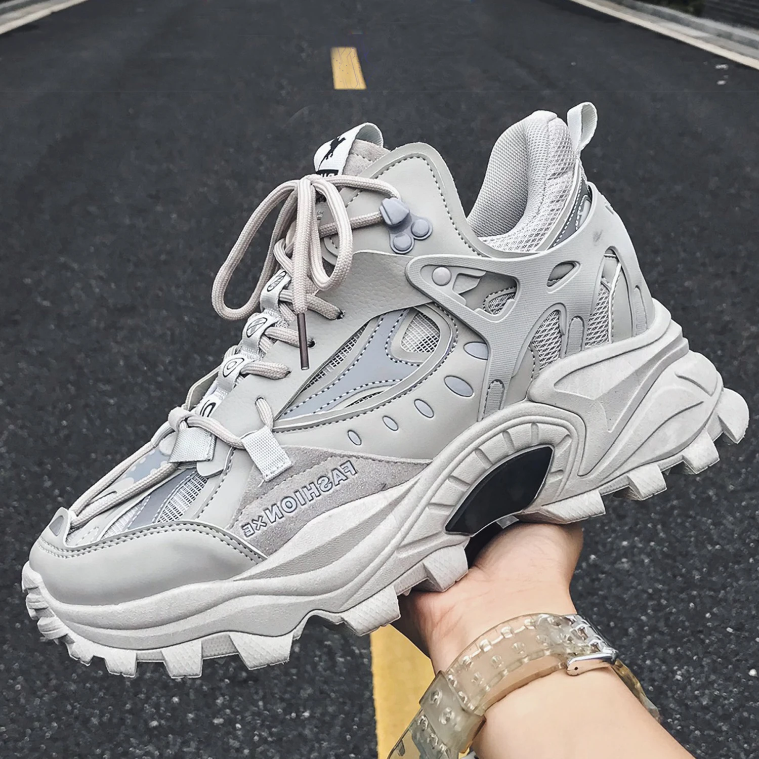 Мужские кроссовки на платформе, увеличивающие рост, повседневная обувь, дизайнерские водонепроницаемые уличные оригинальные кеды, мужская... 
Мужские кроссовки на платформе, увеличивающие рост, повседневная обувь, дизайнерские водонепроницаемые уличные оригинальные кеды, мужская...