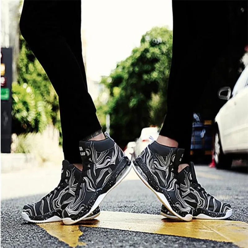 Men Professional High-top Basketball Shoes Men's Cushioning Basketball Sneakers Couples Breathable Outdoor Sports Luminous Shoes
Men Professional High-top Basketball Shoes Men's Cushioning Basketball Sneakers Couples Breathable Outdoor Sports Luminous Shoes