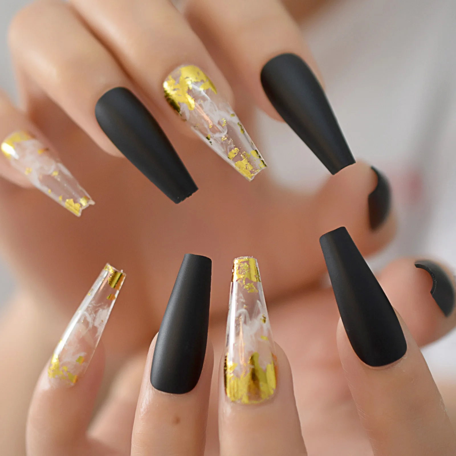 Smoke Cloud Pattern Press on Gold Foil French Coffin False Nails Matte Black Crystal Super Long Fake Ballet Nail Reusable Wear
Smoke Cloud Pattern Press on Gold Foil French Coffin False Nails Matte Black Crystal Super Long Fake Ballet Nail Reusable Wear