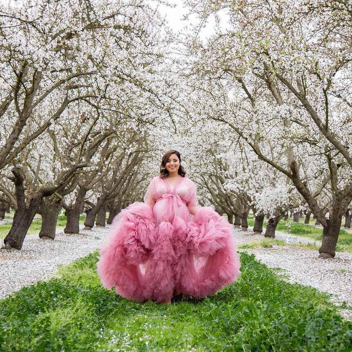 Extra Fluffy Pink Tulle Robes For Photo Shoot Long Sleeves See Thru Women Maternity Dressing Gowns Plus Size Prom Gowns
Extra Fluffy Pink Tulle Robes For Photo Shoot Long Sleeves See Thru Women Maternity Dressing Gowns Plus Size Prom Gowns