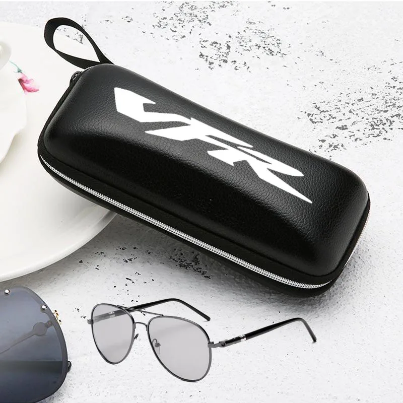 For HONDA VFR 750 800 1200 Models motorcycle Accessories Black leather women man glasses Case sunglasses Case Box
For HONDA VFR 750 800 1200 Models motorcycle Accessories Black leather women man glasses Case sunglasses Case Box