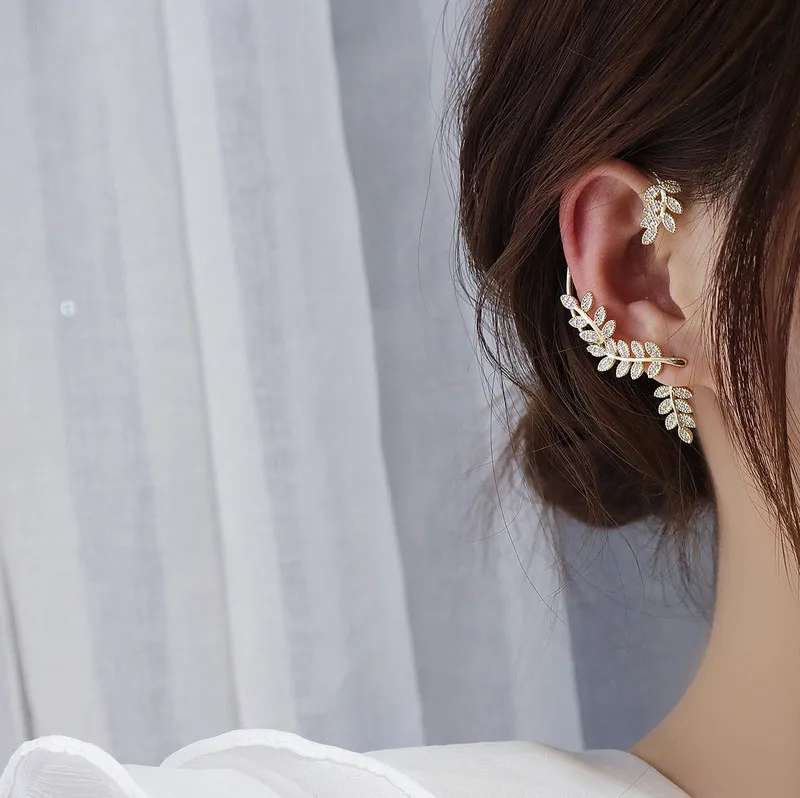 1PC Exquisite Micro-inlaid Zircon Leaf Ear Cuff Earring 2022 New Luxury Shining Zircon Ear Clip Earrings
1PC Exquisite Micro-inlaid Zircon Leaf Ear Cuff Earring 2022 New Luxury Shining Zircon Ear Clip Earrings