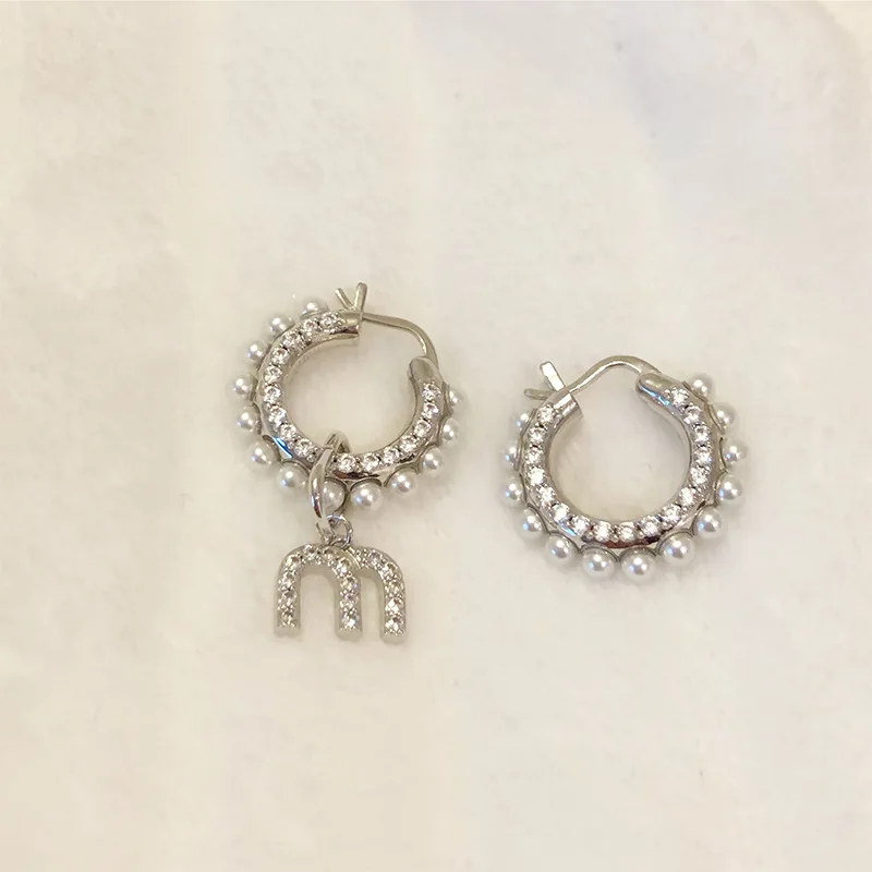 Fashion Circle AB Earrings For Women 2021 New Jewelry Personality Pearl Paved Earings Wholesale
Fashion Circle AB Earrings For Women 2021 New Jewelry Personality Pearl Paved Earings Wholesale