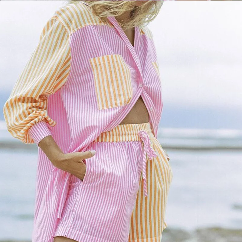 2021 Women Shorts Sets Lounge Wear Stripe Shirt Top High Waist Drawstring Sportwear Shorts Suit Summer Ladies Sporty 2 Piece Set
2021 Women Shorts Sets Lounge Wear Stripe Shirt Top High Waist Drawstring Sportwear Shorts Suit Summer Ladies Sporty 2 Piece Set