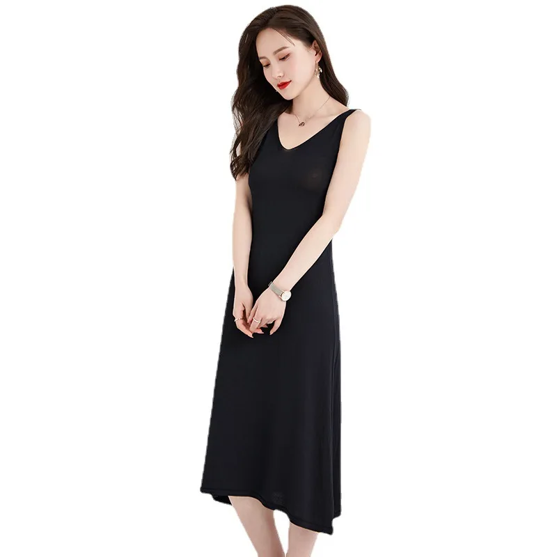 Knitted Sexy Dress Summer 2021 Korean Women's V-neck Fashion Loose Elegant Spaghetti Strap Dress
Knitted Sexy Dress Summer 2021 Korean Women's V-neck Fashion Loose Elegant Spaghetti Strap Dress
