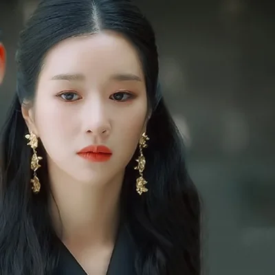 Seo Yea Ji same earrings new drama 2021 fashion new earrings irregular three-layer Earrings Retro Unique High Quality
Seo Yea Ji same earrings new drama 2021 fashion new earrings irregular three-layer Earrings Retro Unique High Quality