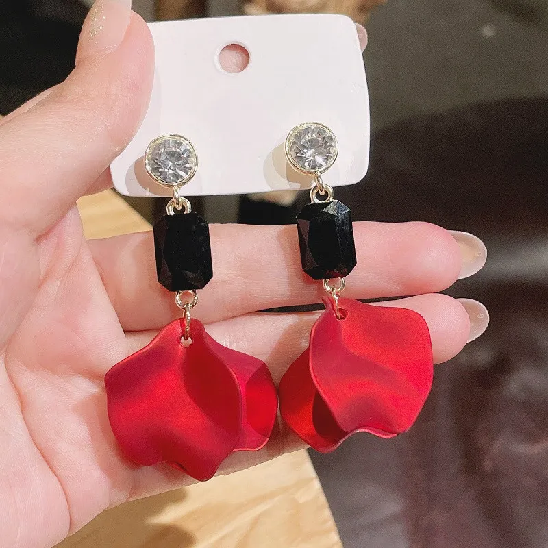 2021 New Romantic Flower Petal Earrings For Women Elegant Vintage Fashion Dangle Earring Wedding Party Jewelry Gifts
2021 New Romantic Flower Petal Earrings For Women Elegant Vintage Fashion Dangle Earring Wedding Party Jewelry Gifts
