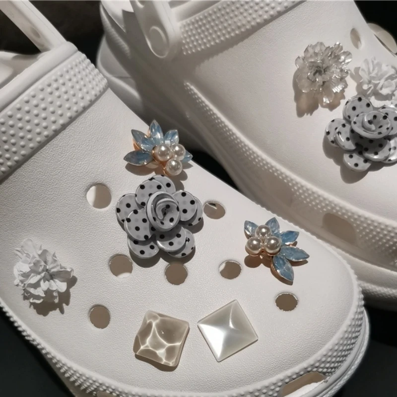 Elegant Croc Charms 2021 New Brand Croc Charms Designer Vintage Shoe Charms Lovely Shoe Decoration Shoe Accessories for Girls
Elegant Croc Charms 2021 New Brand Croc Charms Designer Vintage Shoe Charms Lovely Shoe Decoration Shoe Accessories for Girls