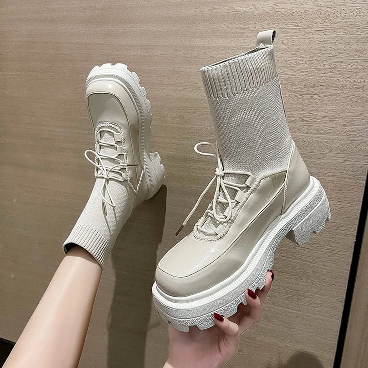 Martin Boots Ladies Platform Short Ankle Shoes For Women 2021 Autumn Winter Fashion Female Rubber Modern Stretch Boots
Martin Boots Ladies Platform Short Ankle Shoes For Women 2021 Autumn Winter Fashion Female Rubber Modern Stretch Boots