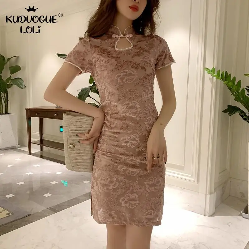 Women Cheongsam Short-Sleeved Dress Ladies Vintage Slim Velour Velvet Embroidery Flower Pearl Girls Stand Collar Spring Autumn
Women Cheongsam Short-Sleeved Dress Ladies Vintage Slim Velour Velvet Embroidery Flower Pearl Girls Stand Collar Spring Autumn