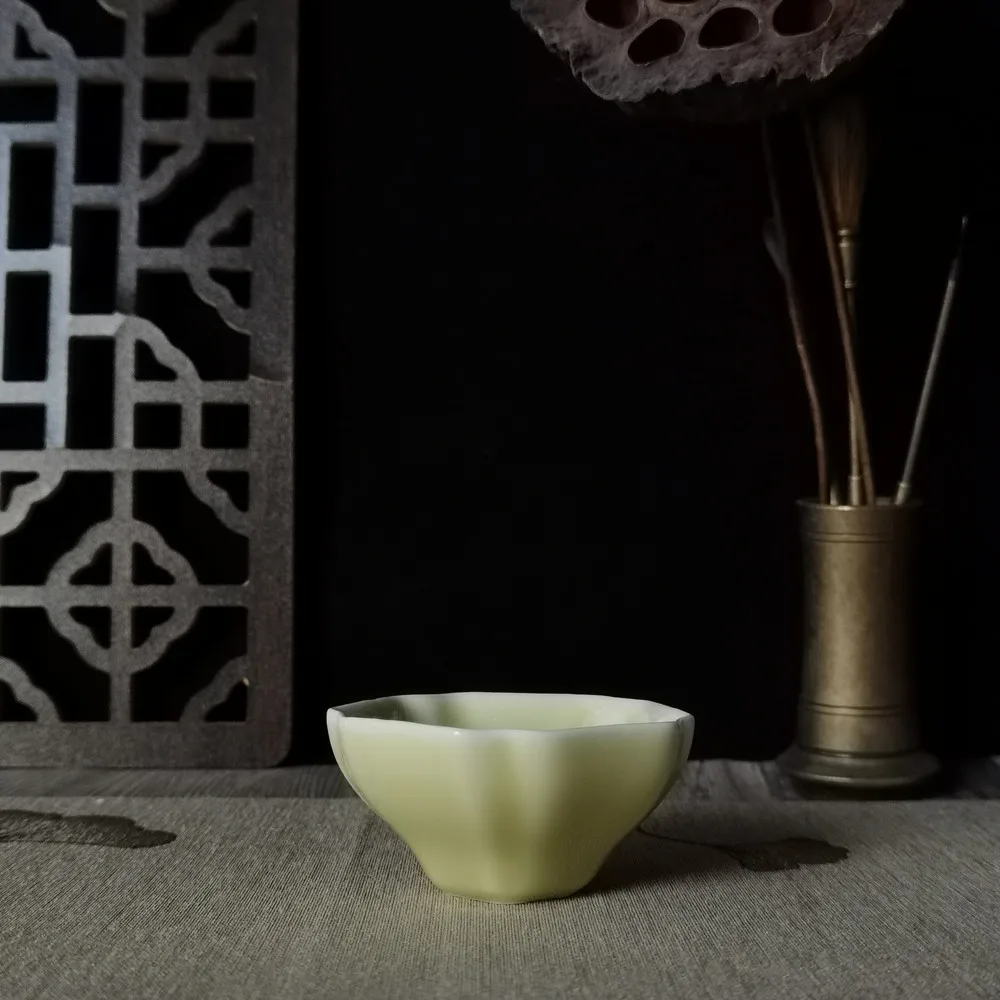 Chinese Kung Fu Teacup 4PCS Flat Cup 1.1oz Ceramic Cup of Tea 35ml Handmade Celadon Porcelain Drinkware Glaze Pottery
Chinese Kung Fu Teacup 4PCS Flat Cup 1.1oz Ceramic Cup of Tea 35ml Handmade Celadon Porcelain Drinkware Glaze Pottery