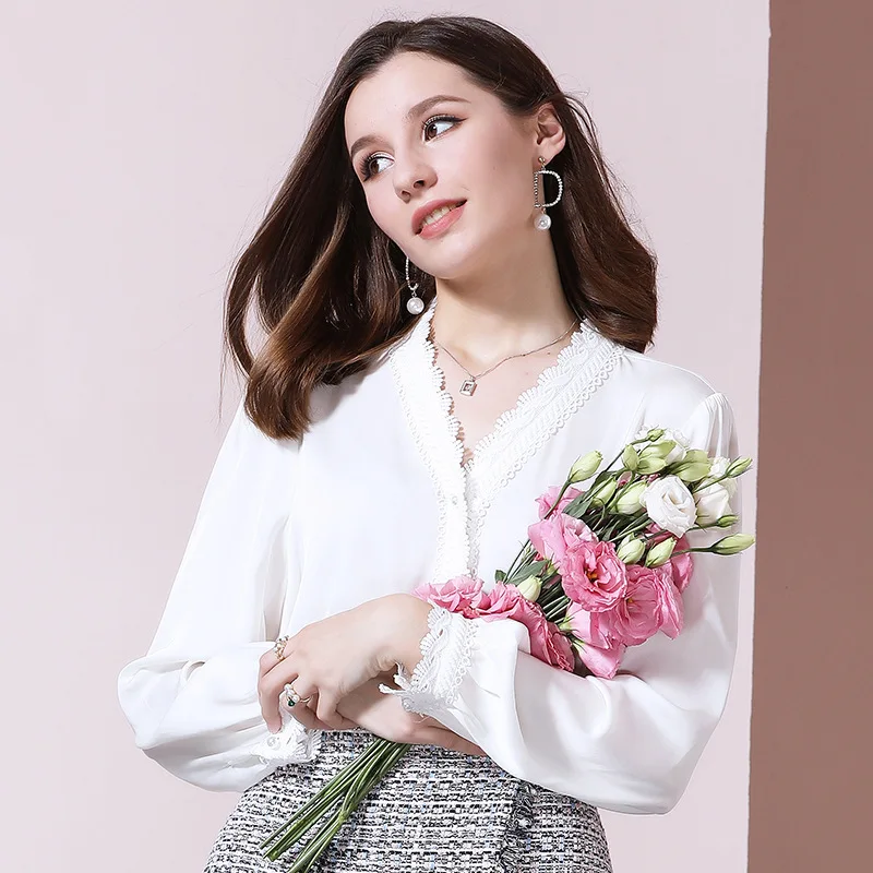 2021Spring White Cardigan Blouses with Lace Long Sleeve Top Women Hollow Out Straight Elegant V Neck Casual Solid Button Design
2021Spring White Cardigan Blouses with Lace Long Sleeve Top Women Hollow Out Straight Elegant V Neck Casual Solid Button Design