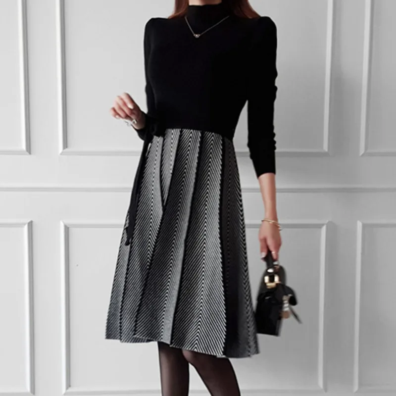 High Quality Elegant Knitted Sweater Dress Autumn Winter Long Sleeve Sweater Office Lady Casual Pleated Women Dress Robe Femme
High Quality Elegant Knitted Sweater Dress Autumn Winter Long Sleeve Sweater Office Lady Casual Pleated Women Dress Robe Femme